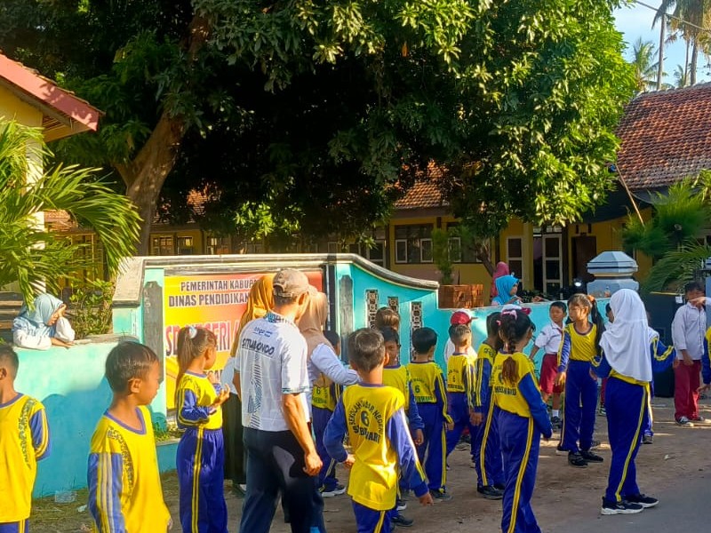 Senam Anak Indonesia Hebat